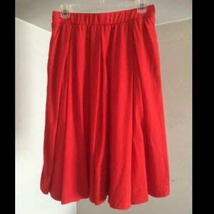 Red LuLaRoe Madison skirt